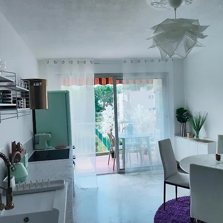 Beau T3 Au Calme Près Gare, Et Centre Appartamento Antibes